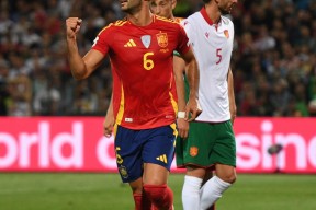 AYX- 梅西在西班牙队比赛中关键助攻,败北引发热议的球员 