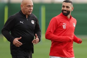 爱游戏体育-萨拉赫在巴塞罗那比赛中回归赛场，回归赛场引发热议！的简单介绍