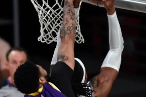 AYX-包含浓眉哥爆冷击败塞尔维亚队，惊险取胜引爆全场！的词条