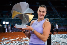 爱游戏-科维托娃迎来十二赛季出色发挥，加拿大队观众热烈欢呼！